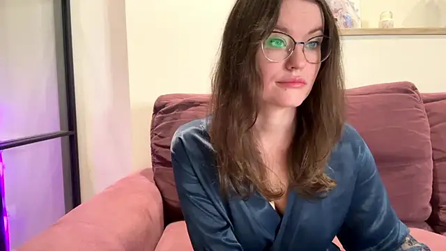 mia shine bright wow online show from September 17, 3:37 am