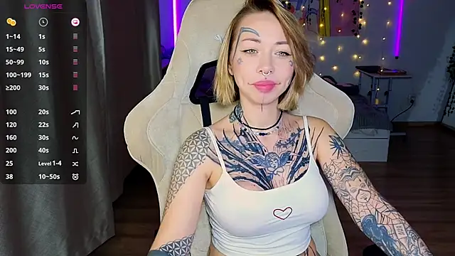 Snapshot of bunnykellyyy chatting on October 23, 6:36 pm bunnykellyyy online show from October 23, 6:36 pm