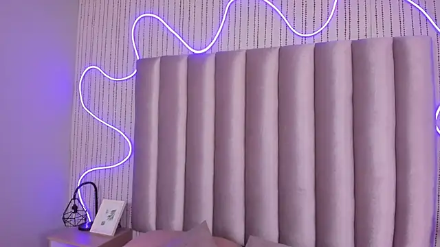 SamanthaPeachss online show from November 25, 12:18 pm