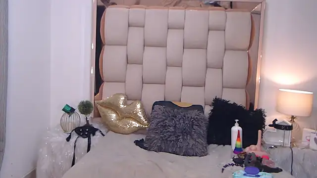 emarosse1 online show from September 25, 12:21 am