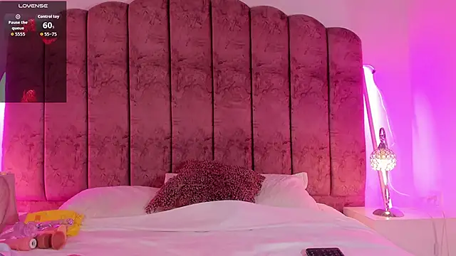 ValeskaZuev1 online show from November 5, 6:57 pm