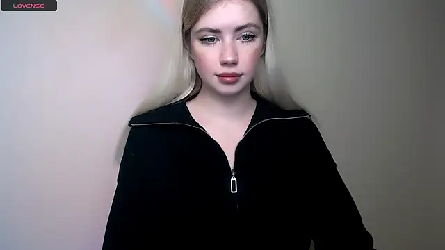 AliceHotty  online show from December 2, 2:30 pm