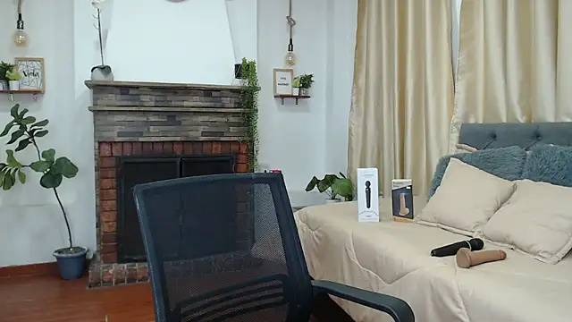 zohet kriss online show from October 7, 2:10 pm