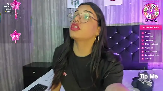 Snapshot of Hailey_johnsonn chatting on September 21, 4:49 pm Hailey johnsonn online show from September 21, 4:49 pm