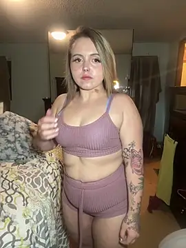 JuicyExxxperience online show from December 17, 1:59 pm