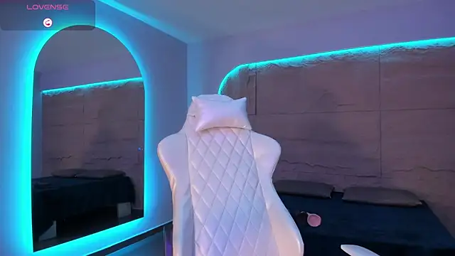 Snapshot of ZahaRose chatting on September 25, 4:50 pm ZahaRose online show from September 25, 4:50 pm