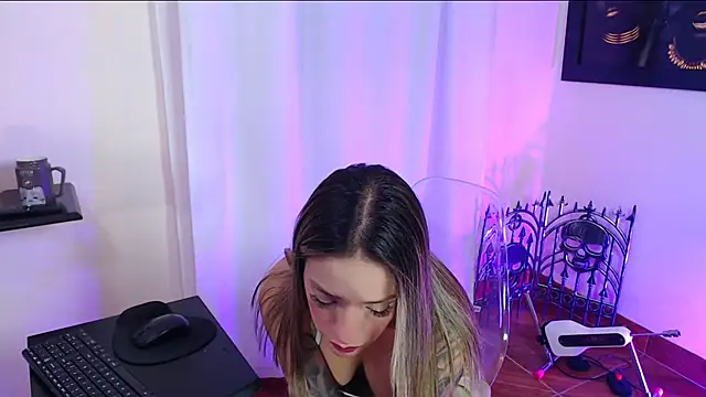 Natasha cam222 online show from November 6, 10:15 pm