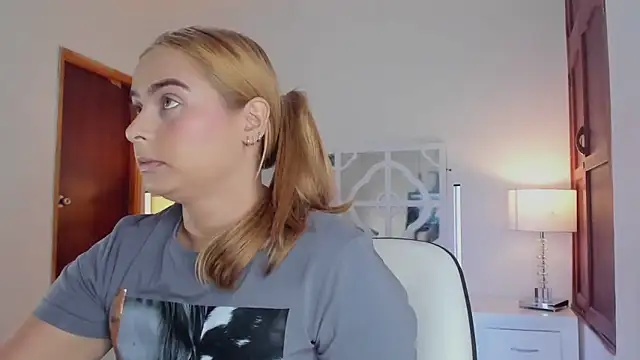 MikaelaStone online show from February 7, 12:31 pm