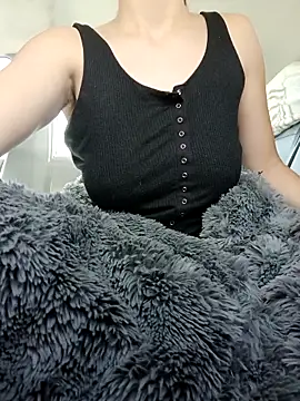 snohunny online show from February 24, 5:22 pm