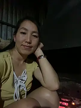 Huong-Ly online show from November 6, 1:39 pm