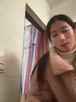 crhong666 online show from February 15, 1:19 am