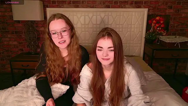 MandyMils online show from November 23, 6:20 pm