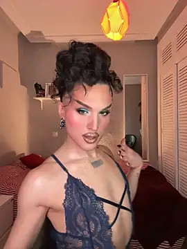 lacattiva online show from December 4, 9:26 pm