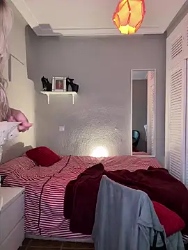 lacattiva online show from December 16, 9:53 pm