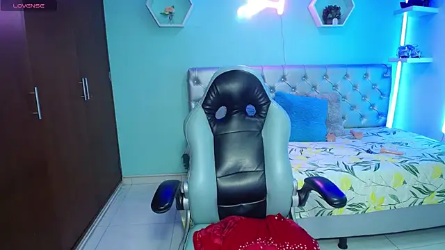 thalia mills19 online show from November 23, 2:36 am