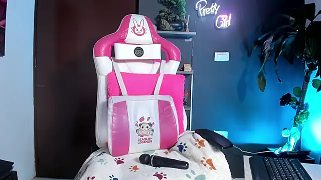 alicetaylor 1 online show from February 11, 10:22 pm