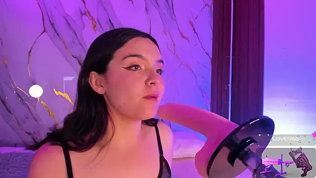 alicecute77 online show from November 18, 2:23 am