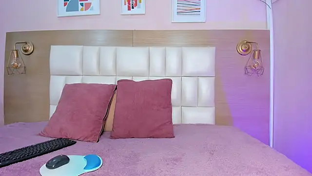 sofiagomez   online show from October 9, 9:19 pm