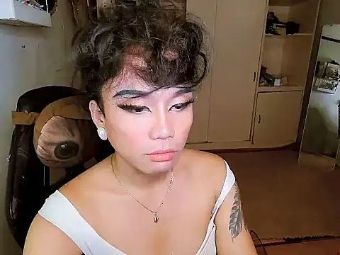 YourNikkieXxx online show from November 3, 4:00 pm