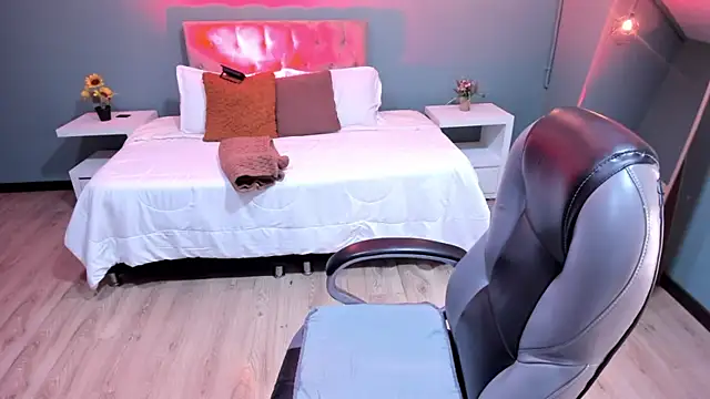 Miss Cataleya   online show from September 9, 1:33 pm