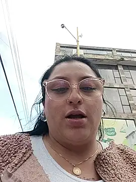 megan fox5 online show from December 3, 7:49 pm