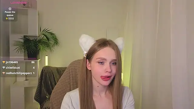 Snapshot of KathyBlooms chatting on October 22, 12:26 am KathyBlooms online show from October 22, 12:26 am