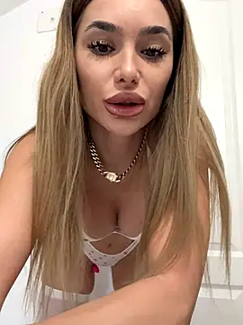 Snapshot of KaseyQuinn_ chatting on October 10, 9:25 am KaseyQuinn  online show from October 10, 9:25 am