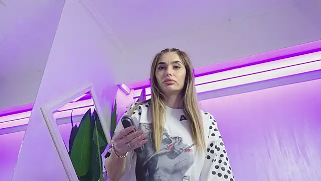 KaseyQuinn  online show from February 15, 8:19 pm