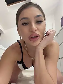 Snapshot of KaseyQuinn_ chatting on October 2, 6:18 am KaseyQuinn  online show from October 2, 6:18 am
