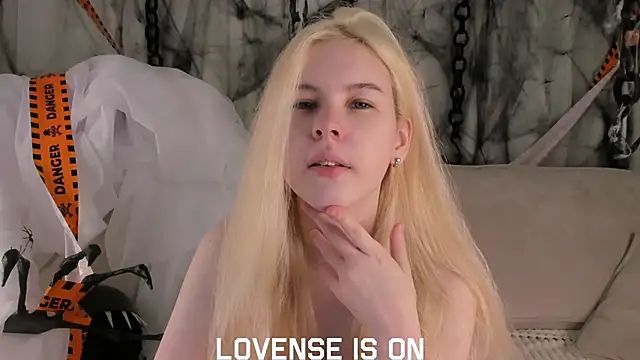 ElizSpieth online show from November 4, 1:10 am