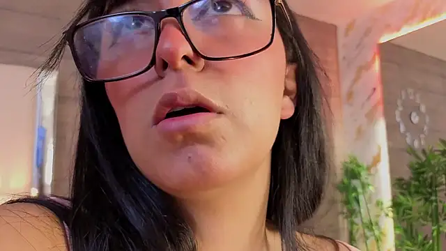 MeganAdamms online show from November 19, 2:06 pm