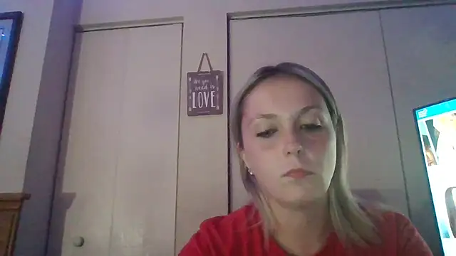 Candykissesxoxo online show from October 3, 5:45 am