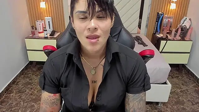 KAROLLJONES1 online show from September 26, 3:37 am