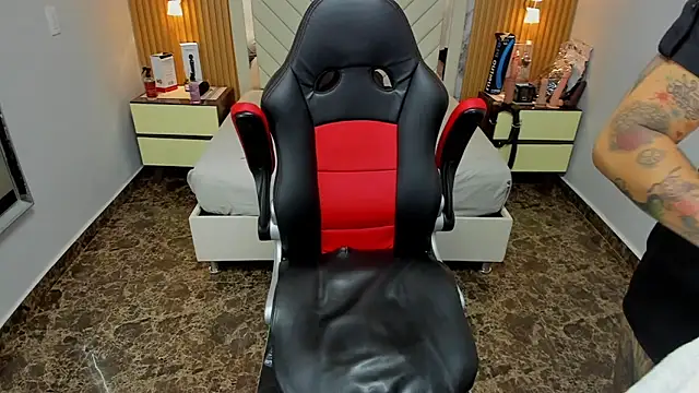 KAROLLJONES1 online show from November 11, 8:06 pm