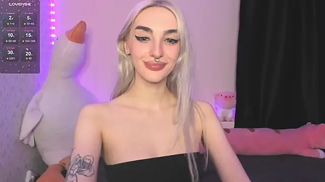 succubantra online show from December 1, 3:26 pm