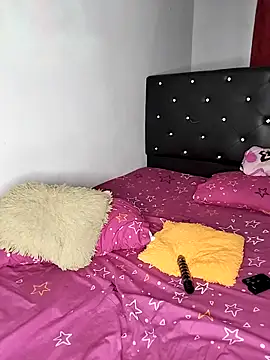 Nahomy cm online show from November 3, 10:25 pm