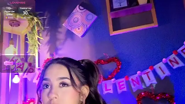 RACHELRUIZ online show from February 12, 12:01 am