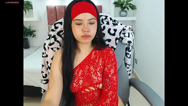 lucyrosse8 online show from January 10, 3:44 am