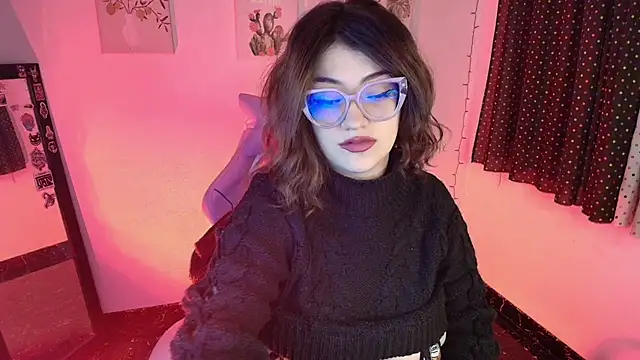 isaferrer06 online show from December 4, 4:15 am