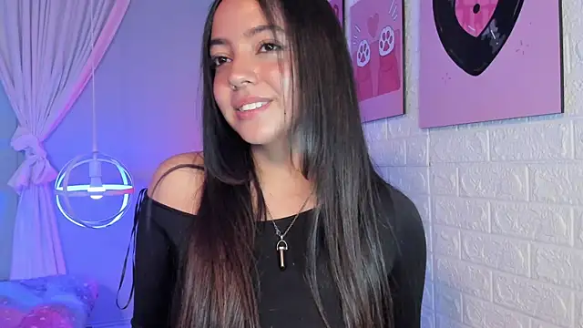 Lara Rouss  online show from September 17, 4:10 am