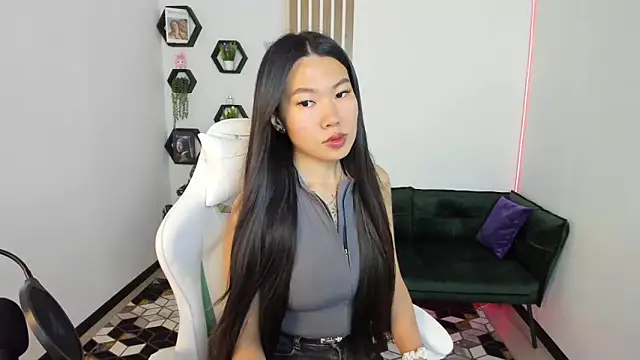 LunaPurrr online show from September 23, 1:37 am