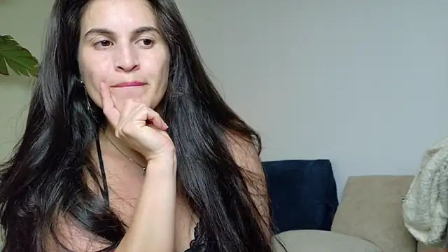 lizdevine online show from December 2, 7:05 pm