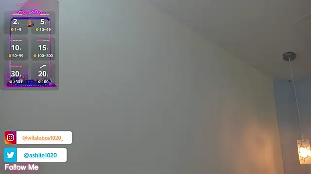 Snapshot of MiaVillalobos chatting on October 22, 11:59 am MiaVillalobos online show from October 22, 11:59 am