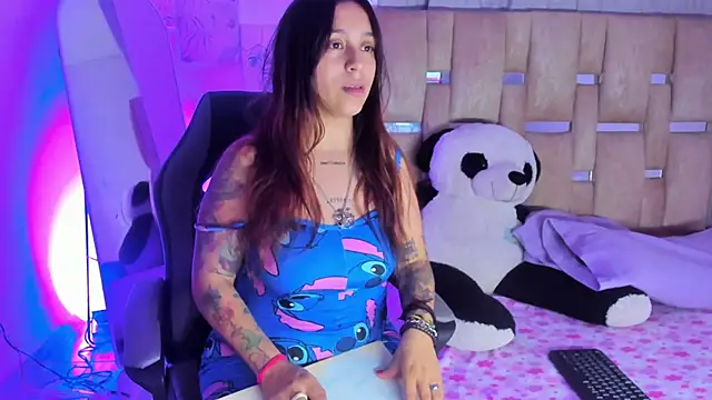 JulianaCarter online show from October 16, 8:00 pm