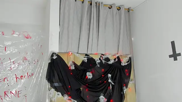 JulianaCarter online show from October 18, 8:10 pm