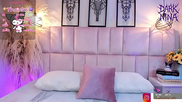 Snapshot of Dark_nina_ chatting on October 8, 3:33 am Dark nina online show from October 8, 3:33 am