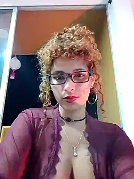Snapshot of Vikyvoyeur chatting on September 25, 1:04 am Vikyvoyeur online show from September 25, 1:04 am
