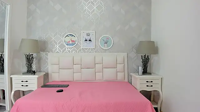 naia cox online show from January 13, 4:29 am