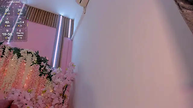 ThiccyLexxy online show from December 21, 12:31 pm