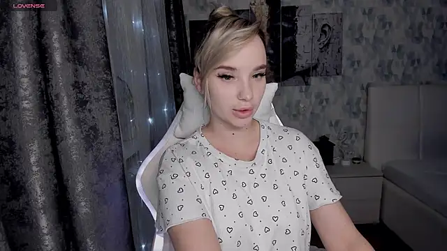 KiraKrox online show from October 30, 8:54 pm